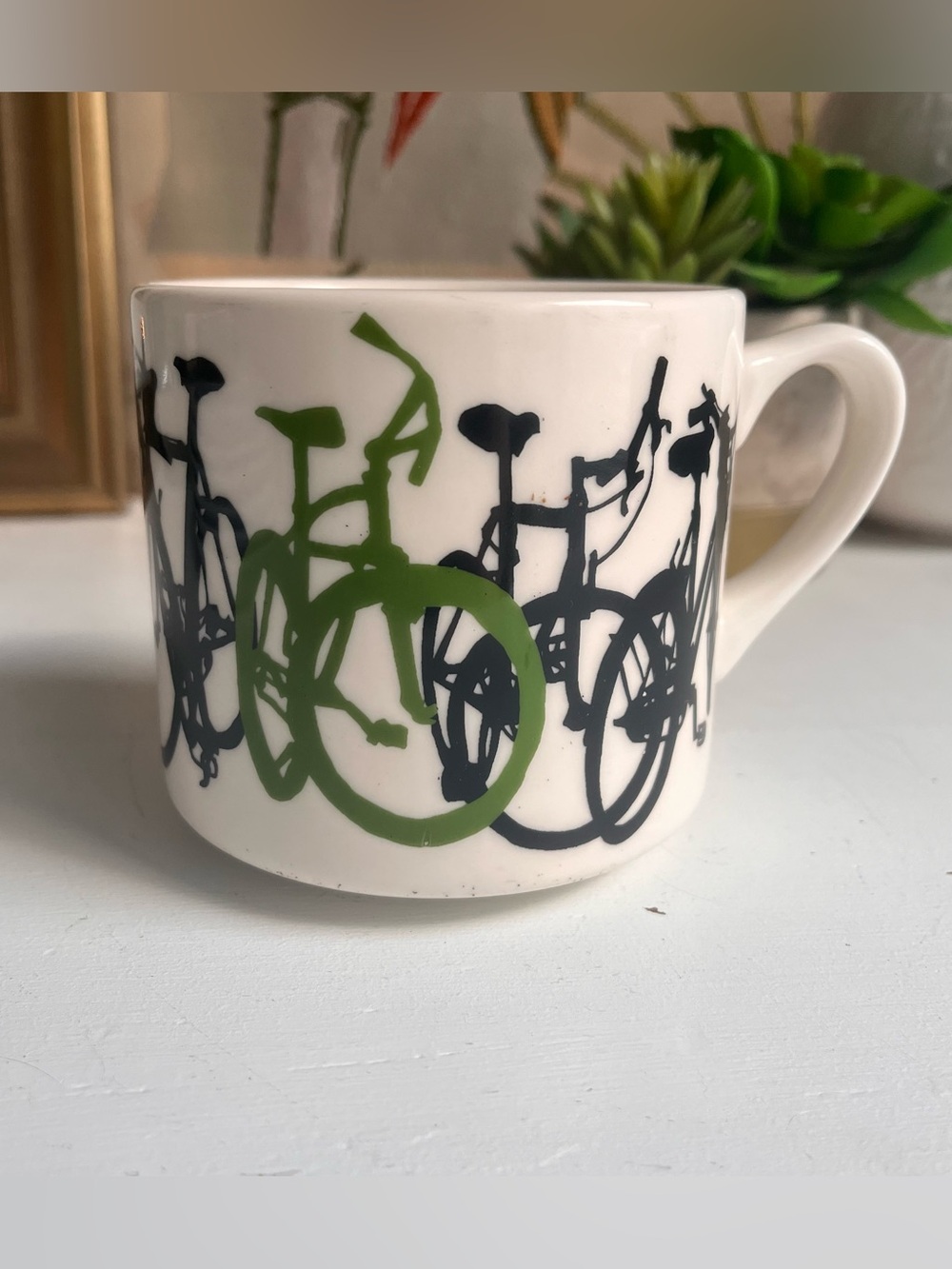 Fishs Eddy overlapping bicycle mug T Lempert